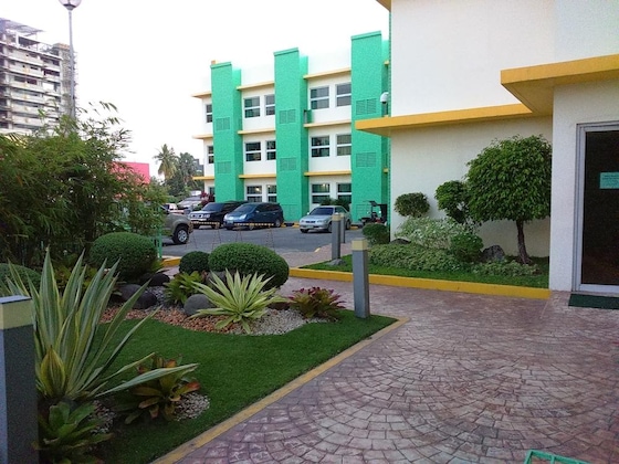 Gallery - Go Hotels Plus Bacolod Newly Renovated