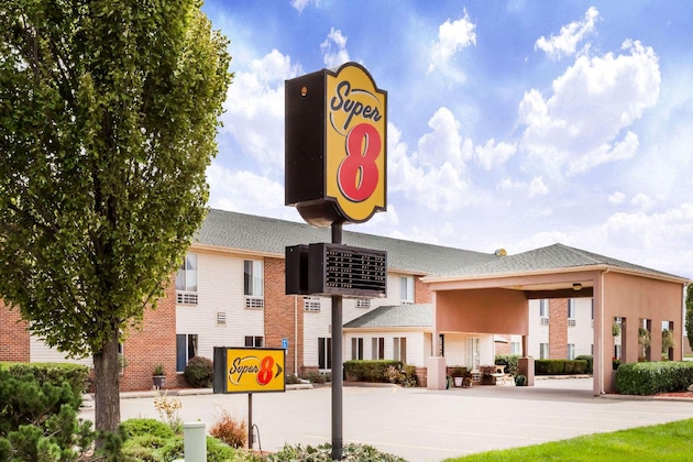 Gallery - Super 8 By Wyndham Pekin Peoria Area
