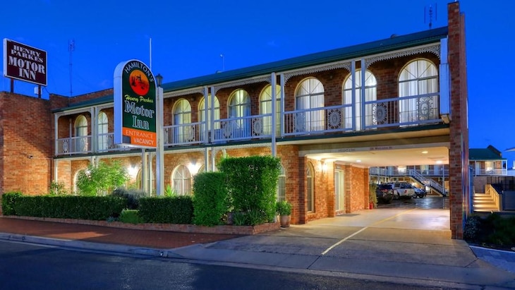 Gallery - Hamilton's Henry Parkes Motor Inn