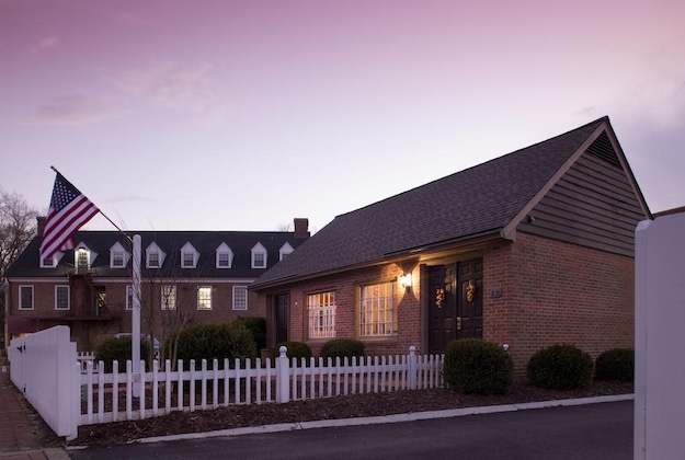 Gallery - Fife And Drum Inn