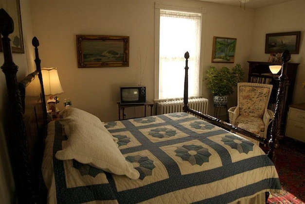 Gallery - Burbridge St. B&B