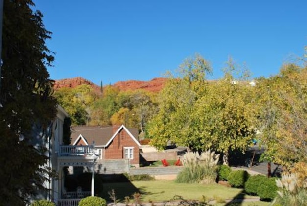 Gallery - The Cottage @ 241 North