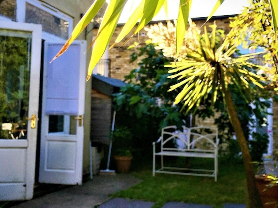 Gallery - Kew Rooms