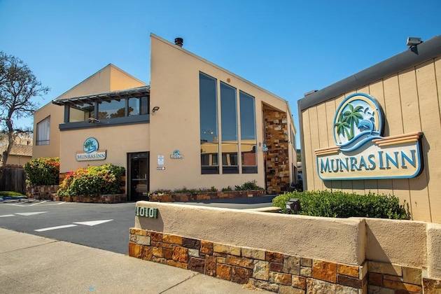 Gallery - Munras Inn