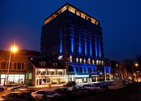 Gallery - The Holman Grand Hotel