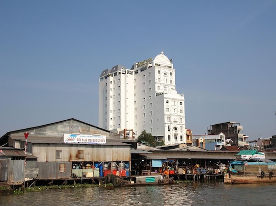 Gallery - West Hotel