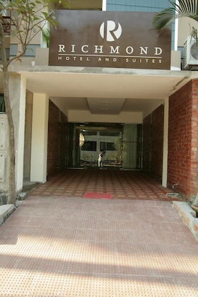 Gallery - Richmond Hotel & Suites