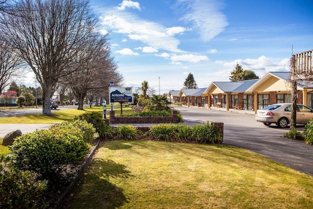 Gallery - Antonio Mews Motel