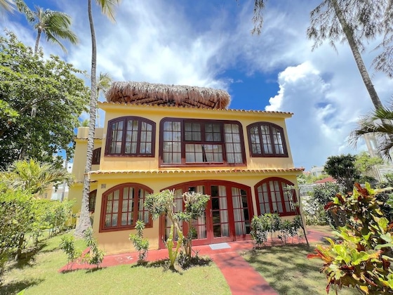 Gallery - Los Corales Tropical Beach Resort & Spa