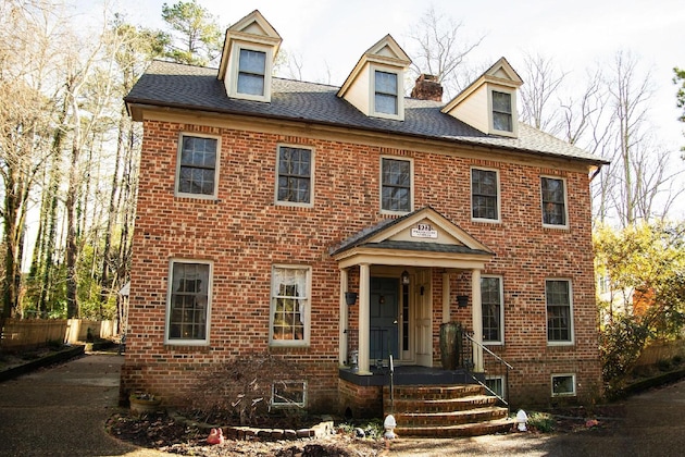 Gallery - Williamsburg Sampler B & B