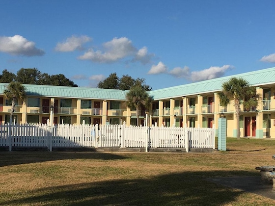 Gallery - Garden Inn & Suites