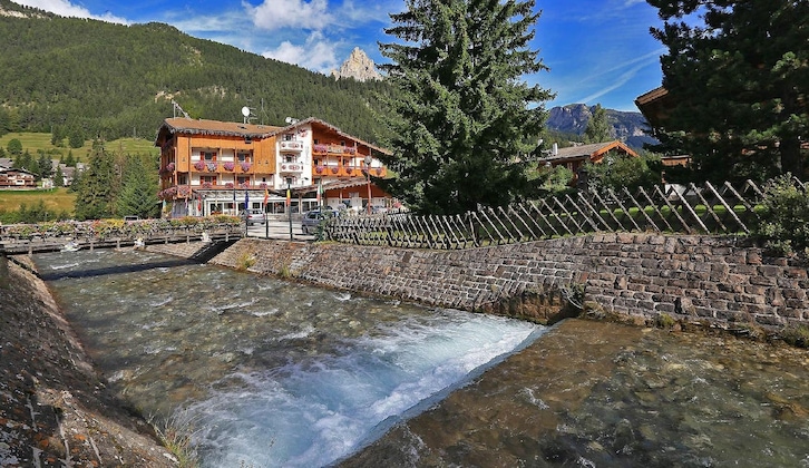 Gallery - Hotel Chalet Alaska
