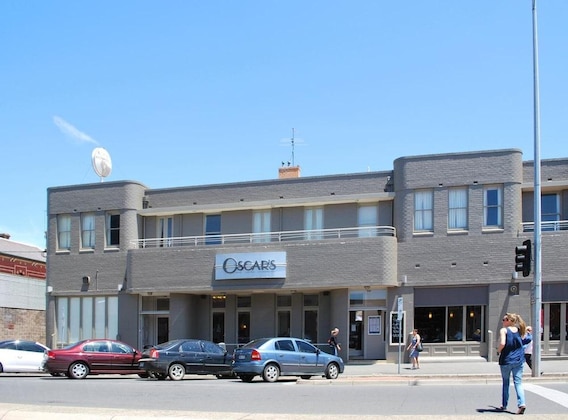 Gallery - Oscars Hotel And Cafe Bar