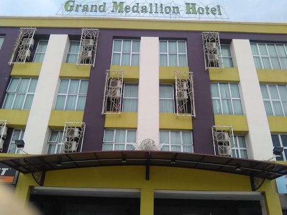 Gallery - Grand Medallion Hotel