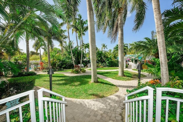 Gallery - Tropical Breeze Resort