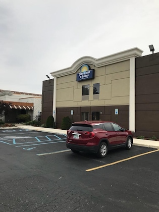 Gallery - Days Inn & Suites By Wyndham Rochester Hills Mi