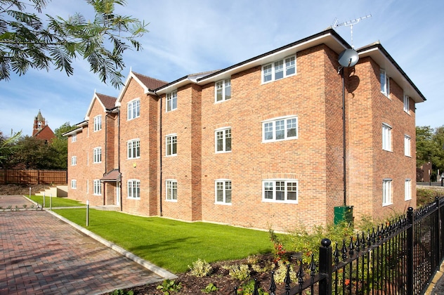 Gallery - Saco Farnborough - Reading Road