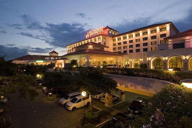 Gallery - Waterfront Airport Hotel And Casino