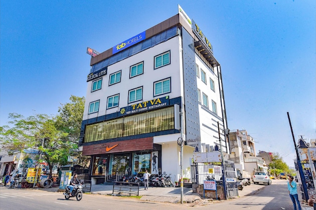 Gallery - Fabhotel Resolute