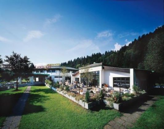 Gallery - Landzeit Restaurant Angath