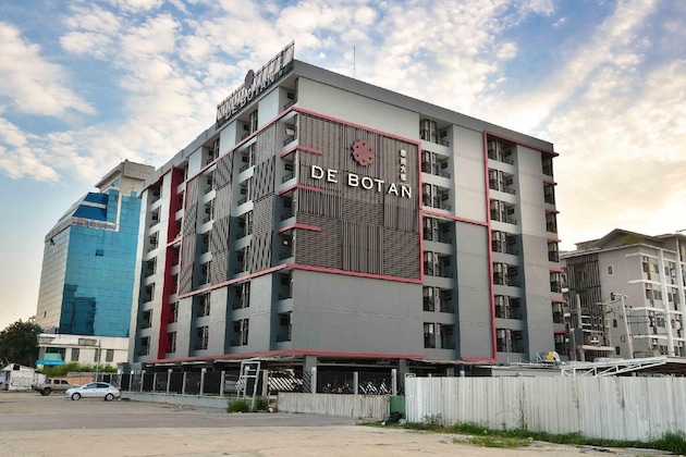 Gallery - De Botan Srinakarin Hotel & Residence