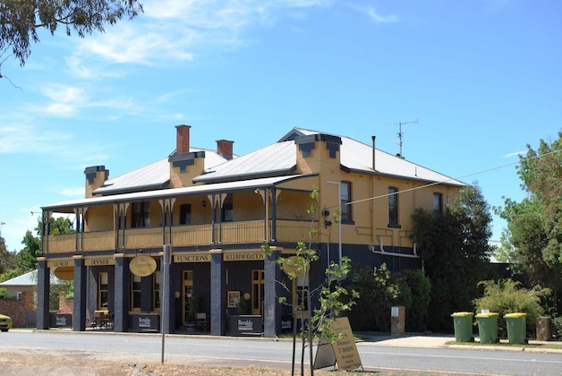 Gallery - Yea Peppercorn Hotel
