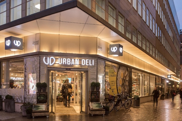 Gallery - Hotel With Urban Deli