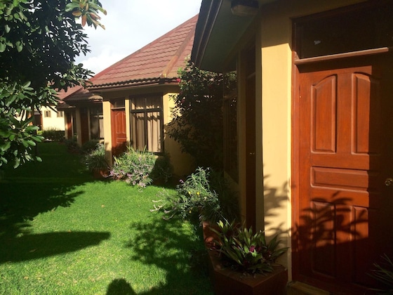 Gallery - Ahadi Lodge