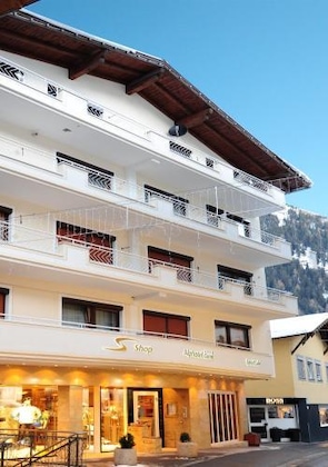 Gallery - Alphotel Garni Salner