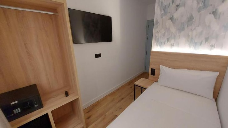 Gallery - Hostal Lloret