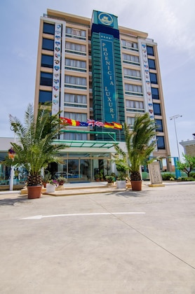 Gallery - Phoenicia Luxury