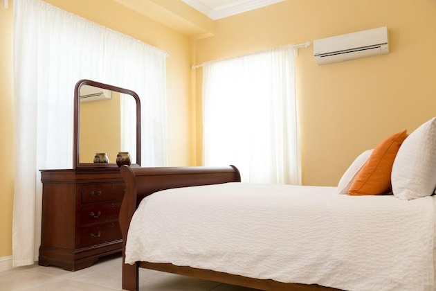 Gallery - New Kingston Guest Apartment At Westbury