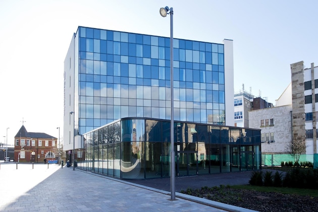 Gallery - Premier Inn Blackburn Town Centre