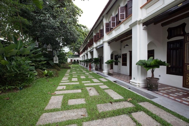 Gallery - Muntri Grove