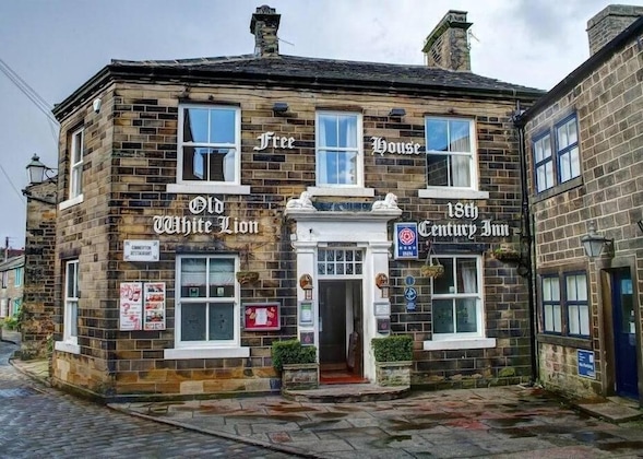 Gallery - The Old White Lion Hotel