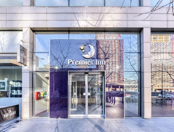 Gallery - Premier Inn London Stratford