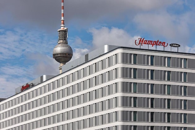 Gallery - Hampton By Hilton Berlin City Centre Alexanderplatz