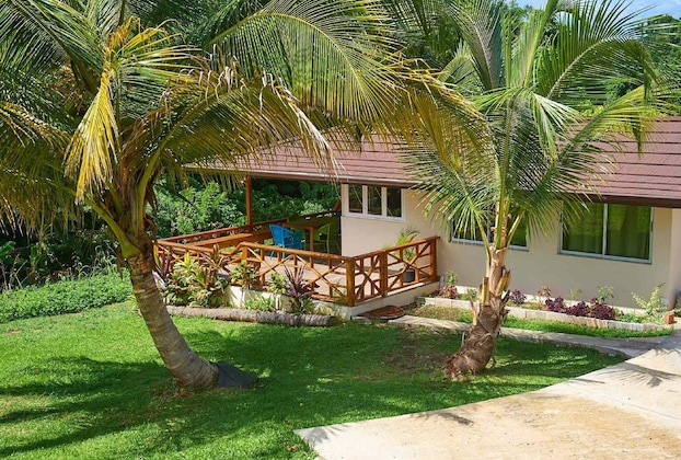 Gallery - Eagle's Base Villa & Cottage