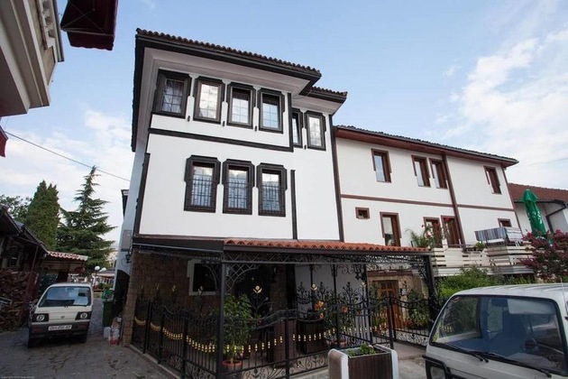 Gallery - Villa Lihnidos Square