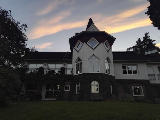 Gallery - Albert's Manor