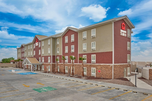 Gallery - Extended Suites Tijuana Macroplaza