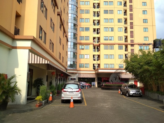 Gallery - Antique 3Br At Grand Setiabudi Apartment