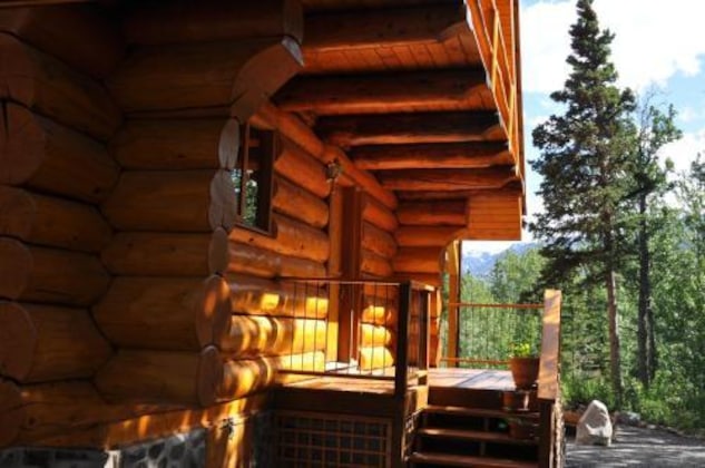 Gallery - Mount Logan Lodge