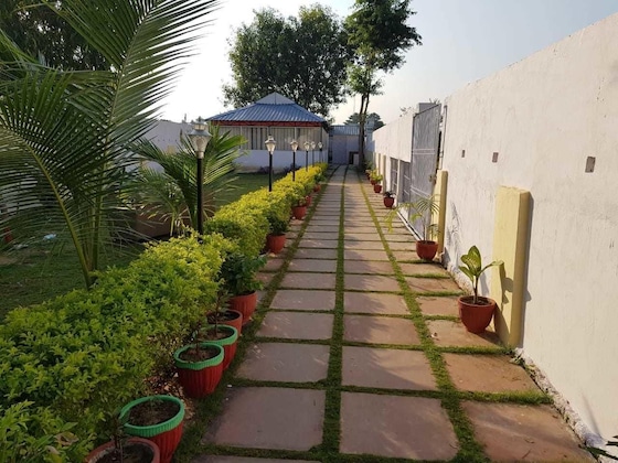 Gallery - New Hotel Shiva