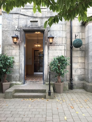 Gallery - Ravelston House