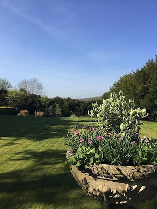 Gallery - Burleigh Court
