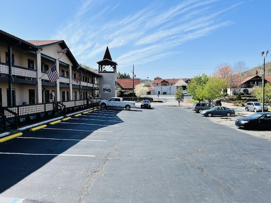 Gallery - Alpine Valley Inn