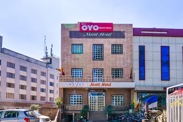 Gallery - Oyo 5539 Merit Hotel
