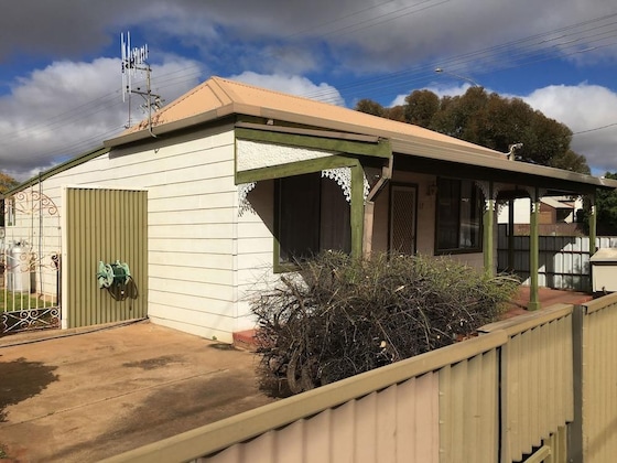 Gallery - Away Cottages Broken Hill