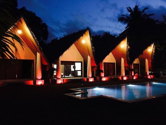 Gallery - Airport Resort